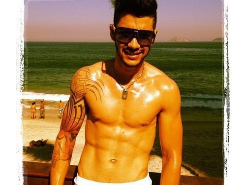 Fã clube deticado ao @gusttavo_lima com muito carinho
feito por Lorenna sorianno Data:17/11/2011(o nosso amor venceu o prazo de validade)