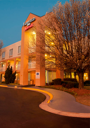 The Fairfield Inn Fayetteville is the place to stay! Located close to Fort Bragg, CFV Hospital and of course, Cross Creek Mall. 910-487-1400