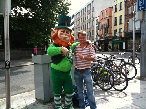 itsmartynmoon's profile picture. Electrical contractor who works in the Devon and Cornwall area. Loves to play golf.