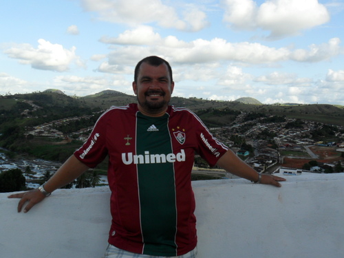 Assessor do Ministerio Publico, Bacharel em  Direito, 
torcedor do CSA- AL, FLUMINENSE- RJ, CORINTHIANS- SP,
Amigo,Alegre, Sincero, Prestativo...