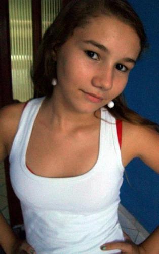 Meu nome e dayana tenho 15 anos sou fã da banda calcinha preta amo todos os cantores meu sonho e de um dia conhece-los se deus quizer.