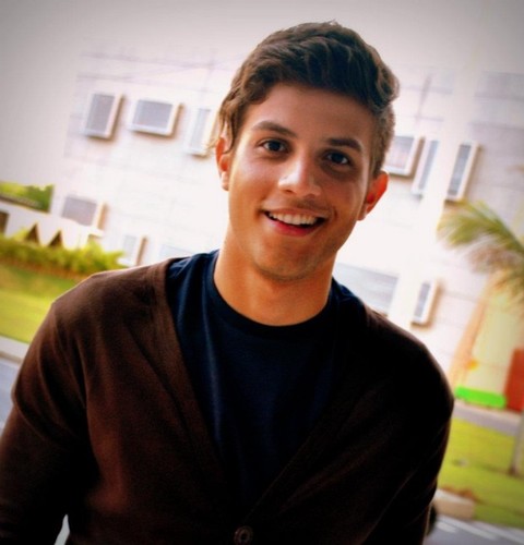 A beleza latina. A azeitona que todo mundo gosta. O cachinho mais lindo.O biscoito perfeito. Os olhos azuis. O chocolate que todo mundo ama.