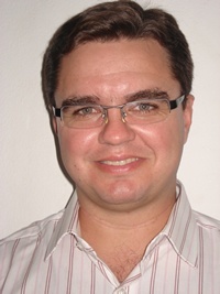 Formado em Sistemas de Informação. Analista de Negócios na Elevata Tecnologia. Prof. de Análise de Sistemas no SENAC/SM. Interesse por SCRUM e Eng. Software.