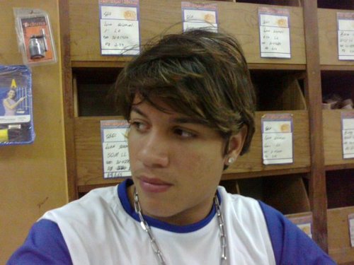 Sou botafoguense ,Não gosto de falsidade,a sinceridade é o que mover, E o surf faz parte ,estudante do IFRN (Curso de Química)