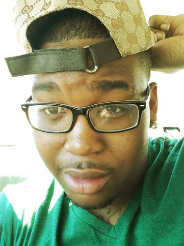 Im a upcoming artist i sing and also rap follow me and my babe @caromariacaro33 she the one i love and has my heart.