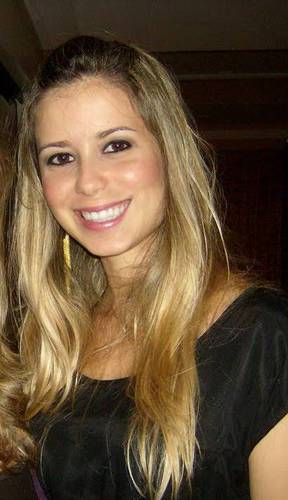 Consultora de Etiqueta, apaixonada pelo universo da elegância e transformação de mulheres.