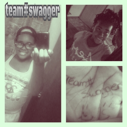 ayoo follow mhe ill follow back :-) :-) :-)