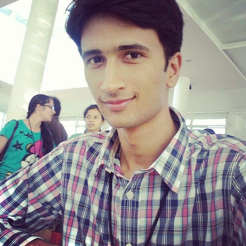 A fulltime -droid and *NIX User/Developer, stuck in the quarter life crisis! Technology delights me though...