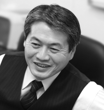 zhivago_kim's profile picture. 19대 민주통합당 국회의원 김용익입니다.
대한민국이 보편적 복지국가로 나아갈 수 있도록 국민의 다양한 의견을 모아 나가겠습니다.