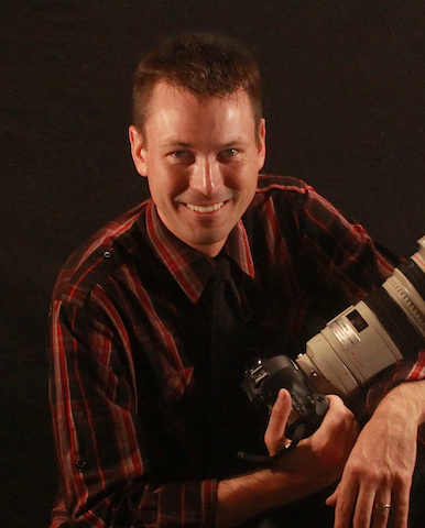 Cincinnati photographer whose goal is to create photographs that tug on your heart strings and bring tears to your eyes because of the magic created.