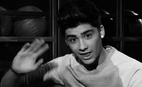 Directioner,Arianator, e Brat. Amo mangiare carote(mai con un cucchiaio) con un gattino mentre mi specchio da Nando's :3
