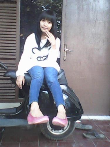 dan kau hadir merubah segalanya :*
kaulah penenang jiwa ini , saat semua hal membuat ku takut , kau membuatku tenang ;*