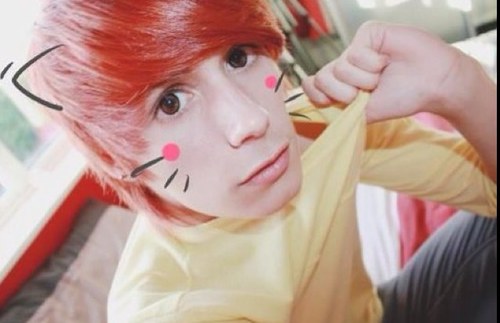 _tomriley's profile picture. if you're reading this you might aswell follow me, cuz uno YOLO