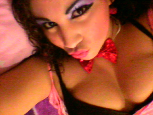 Ma Names Nicole But ya Kan Kall me Nicki im 21yrs old im frm Texas Da (956) Area so yea dats bout it so dnt b shy Ppl Text me at (956)534-4744