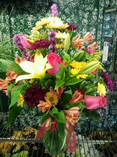http://t.co/VTca9vPngP
Local mom and pop flower shop New Port Richey, FL.
 Blooming since 1984
What a beautiful idea!