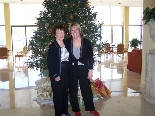 glittterwoman's profile picture. healthcare worker--republican--catholic--love the south florida area--enjoy the casinos and the games AND TRUMP SUPPORTER