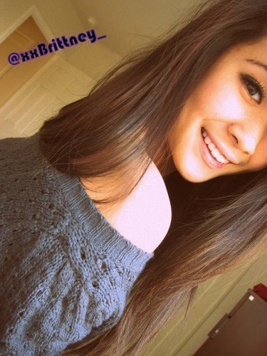 New twitter, andere was gehackt! xo - Love my family and friends and special one Laura .