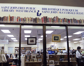 West Branch Public in Lancaster Mall.
Bibliothèque publique Ouest dans Lancaster Mall