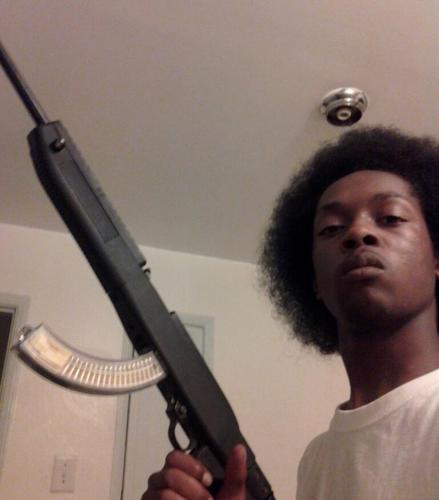 TALKING DOWN AND SNEAK DISSING LIKE A BITCH BUT BOI U OWE!!! IM JUS A EASTSIDE NIGGA MAKING POWER PLAYZ HAD TO SWITCH IT UP IT GOT TO HOT FA NIGGAS DOWN DA WAY