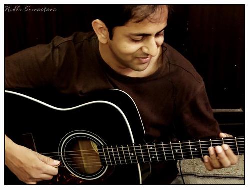 Works with @musicbasti and am hobby guitarist