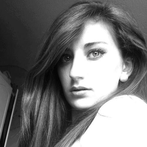 AnGrace53's profile picture. loving life and cant wait to see where it will take me :) . artist, painting jst what i do :)