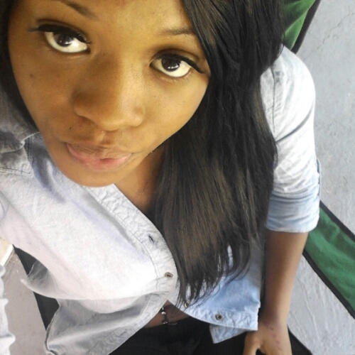 21 proud mommy of 1, Medical Student , soon to.be a Bartender ;; i could care less about bein Famous , i just want to be RICH ! FOLLOWME