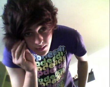 I play bass in a band. Dont know what else to write so follow me and get to know me :)