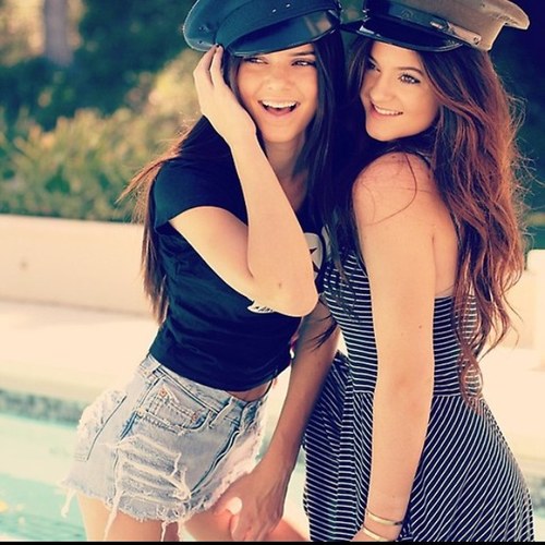 I love Keeping Up with the Kardashians I also love the Jenner girls!! @kendalljenner @kyliejenner
