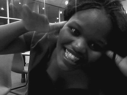 cheers to the freaky weekend, definately drink to that. #teamFOLLOWBACK btw @CarolMads is my sis :D