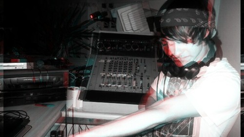 I Skate, Surf ect 
here's my music 
http://t.co/iYtbOBwzqW
http://t.co/k1fYeRSuYv 
Check it out !