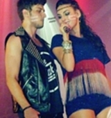 Minha vida , meu tudo ! Chamel o casal mais perfeito do sorriso mais lindo . Eu amo vocês ♥