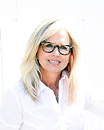 Vintage Enthusiast, Passionate Textile Designer, Hunter/Finder, Founder/Curator of Debra Hall Lifestyle.Shop my finds @ https://t.co/lV4L2UWalo