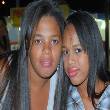 A juventude é uma idade horrível que apreciamos apenas no momento em que sentimos saudade dela.