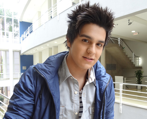 fã-club especial para @luansantana quem vive o nosso nego segue @FCmeuLuanNego segue eu sigo de volta
