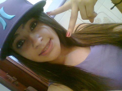 tão menina, tão doce, tão grossa. Tão rebelde, tão serena, tão romântica, tão estressada, tão preguiçosa, tão eu ! .. QQC 13-81980143, irmã @CaahCaroline_