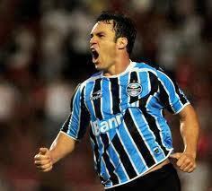 @Gladiadorcitou  Criado14\05\12 Frases ousadas & alegres para motivação e reflexão de sua vida Atualmente joga pelo #Gremio