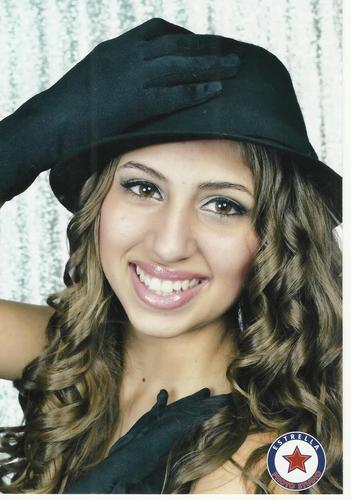 Tenho 16 anos, sou dançarina e estudo enfermagem, sou uma pessoa super alegre e feliz :D