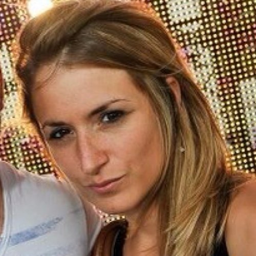 MarineCastel's profile picture. Chargée des Relations Presse AXA Millésimes - Plongée dans le vin et ex joueuse de rugby #pichonbaron #suduiraut #petitvillage #disznoko #novallovers