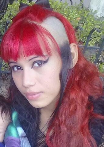 encantadora y horrible.... :)