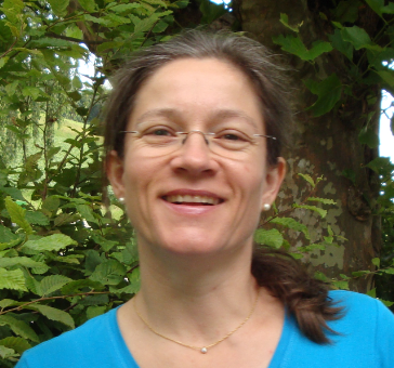 USchleuss's profile picture. "Bleib aufrecht," rät die Rose "zeig Dornen, sei stolz. Beuge dich nur der Liebe." 🌹 #KurtMarti