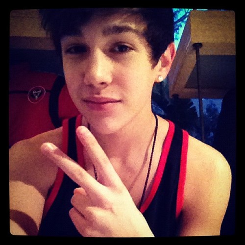 if u follow me i will follow u and if i follow u, u should follow me