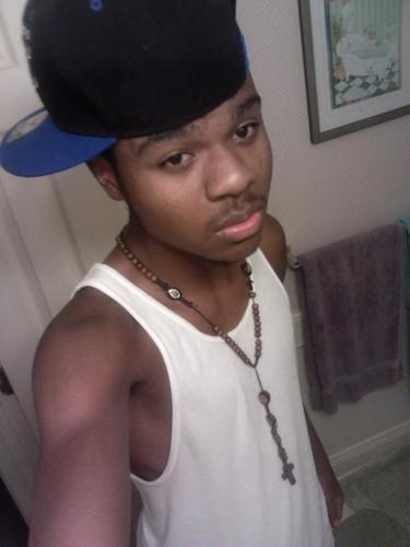 WAYNEEE_Yellx3's profile picture. Sophmore at NCHS | 2015 | live life for today and saying t(-__-t) to my past ! Follow me tho'