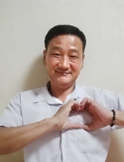 53세 건축일을 하고있고 20살 딸아이를 두고있는 아빠입니다. 정치와경제에 관심이많습니다. 다음 세대를 위해 좋은정치 바른정치가 되기를 항상 기도합니다.