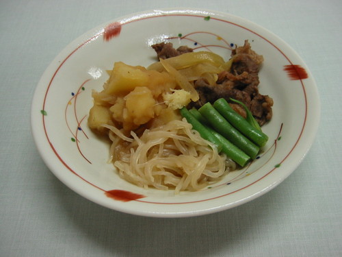 郷土料理研究家 青木悦子が校長を務める料理学校です。料理は愛・金沢で美味しさ伝え続けて５７年。映画「武士の献立」の料理監修をさせていただきました。新刊「四季のふるさと料理」出版、おいしい食を育む知恵と心。