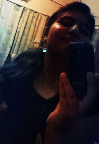 True Sagittariun.Amateur Poet.Nature Lover.Day Dreamer.Complicated.Loving.Impatient.Philosopher.Teenager.
Can only express myself thru ink..;)