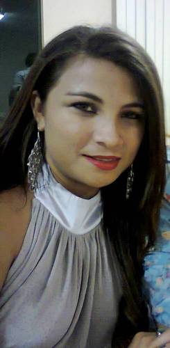 × Aquela meniina qee soonha coom os pées no chãao (?) (: A meeniiniinha coom jeeitiinho de booazinha,