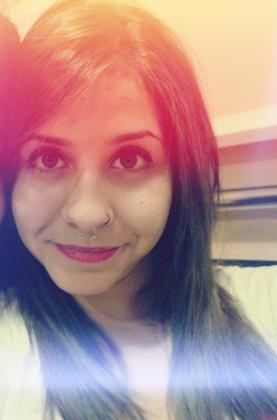I can't remember, I don't understand,
Is it malice that makes you this way?
Carry it with you 'til someone forgives you
I laugh 'cuz there's nothing to say ♪