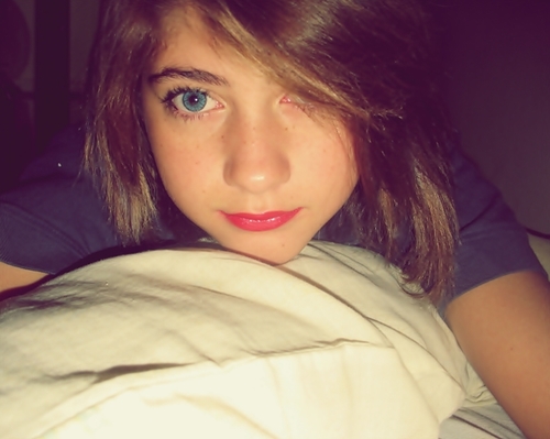 Quer me conhecer ? Clique no lindo,maravilhoso e seduzente botão seguir *----------------*
Beijooos ;*