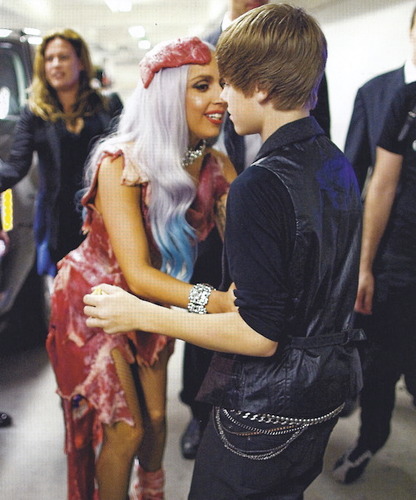 Gaga and Justin are my wings. 

Flying by myself.
 
[dancer, dreamer, writer, believer]