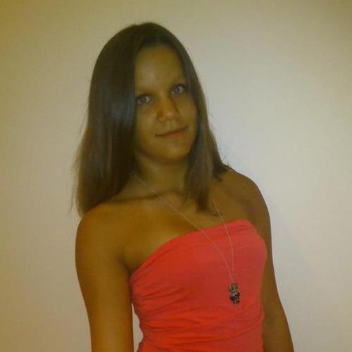 amiraami1's profile picture. I'm directioner and beadles babe :) 3 follow me pls 

@gods8494 and @littlecbeadles follow  me love ya'll 3